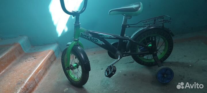 Детский велосипед четырехколесный 12
