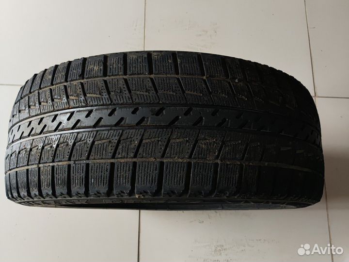 Bridgestone Blizzak Revo2 215/55 R17 94Q