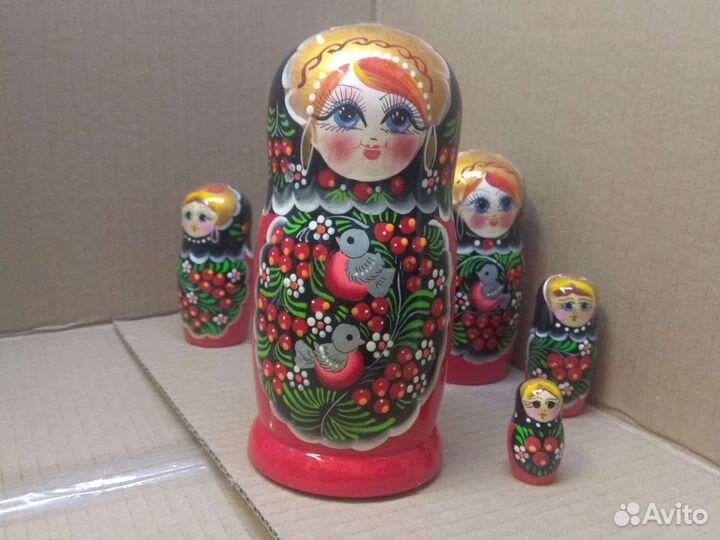 Матрёшка «Снегири в рябине», чёрный платок