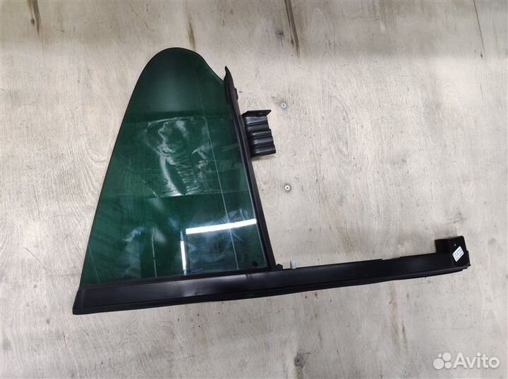 Форточка задняя левая Vw Passat Cc