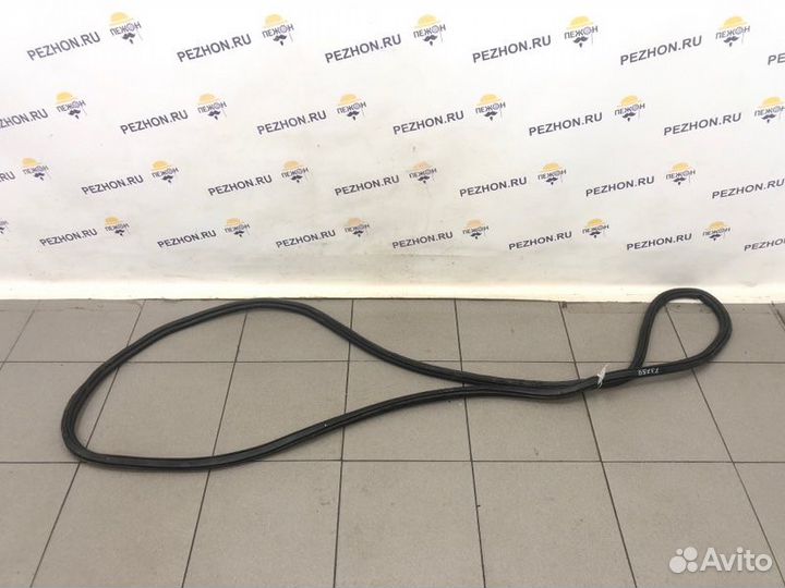 Уплотнитель крышки багажника Audi Q7 внедорожник