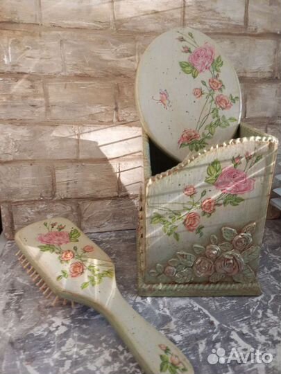 Набор зеркало,расческа с подставкой