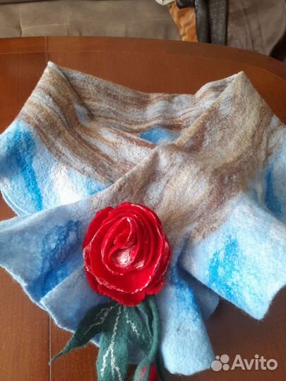 Шарф из валяной шерсти