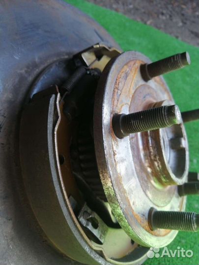 Ступица задняя правая Jeep Grand Cherokee WK/WH