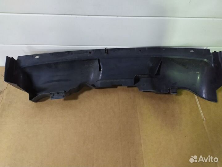 Накладка радиаторов верхняя Форд Фокус 2