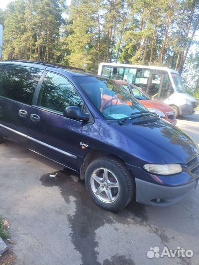 Chrysler Voyager 2.0 МТ, 1998, 100 000 км