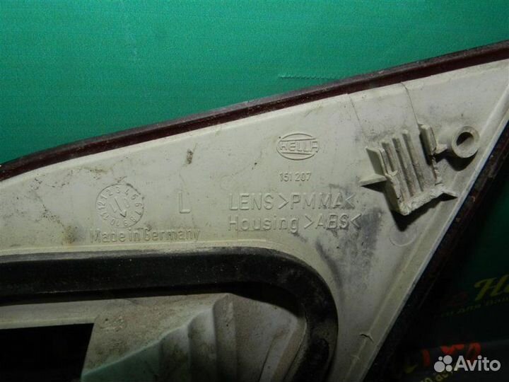 Фонари в крышку багажника левый Mitsubishi Carisma