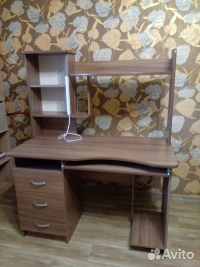 Компьютерный стол