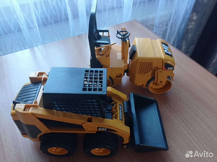 Игрушки трактора cat