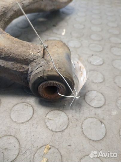 Рычаг подвески левый передний Toyota Prius