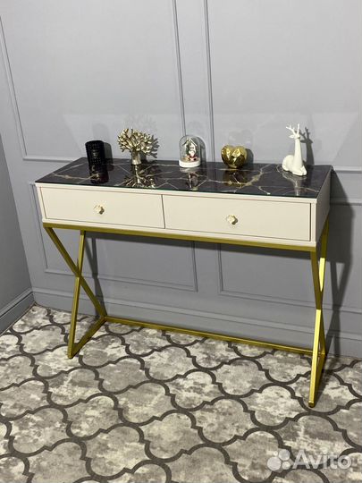 Стильная консоль