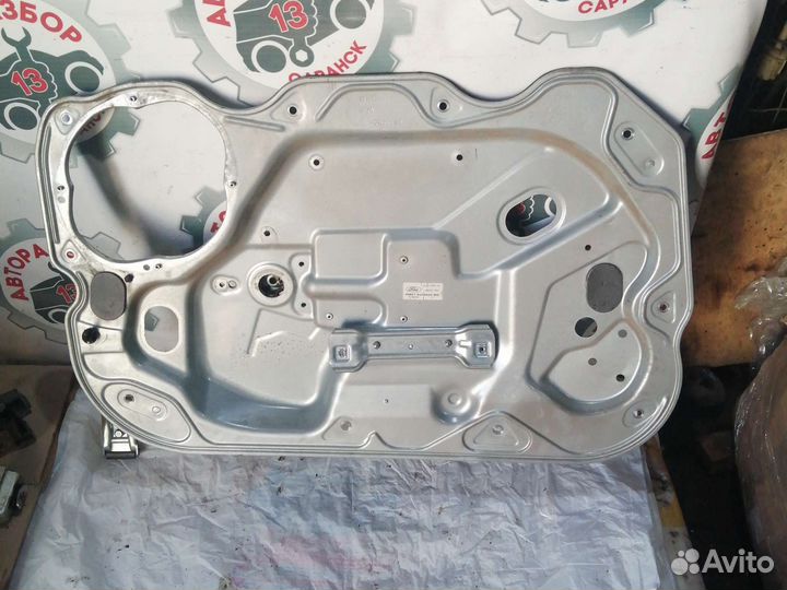 Стеклоподъемник передней левой двери Ford Focus 2