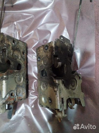 Замок передней двери Mercedes Benz Vito W638