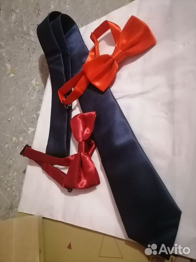 Галстук мужской и бабочки