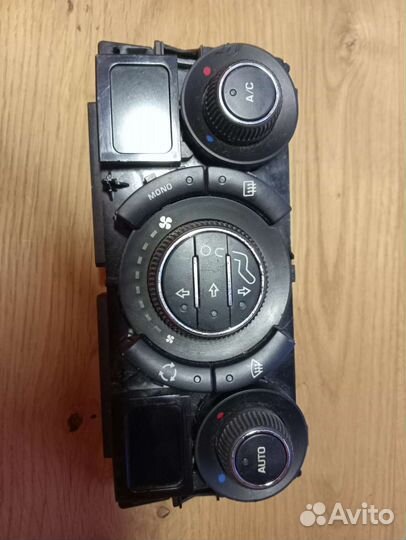 Панель управления климат-контролем Peugeot