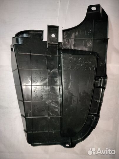 Подкрылок задний правый corolla оригинал