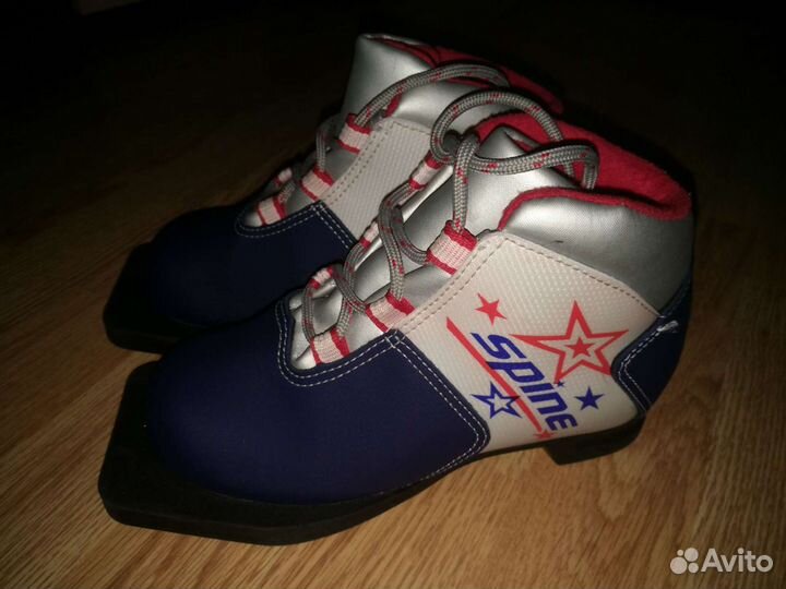 Лыжные ботинки