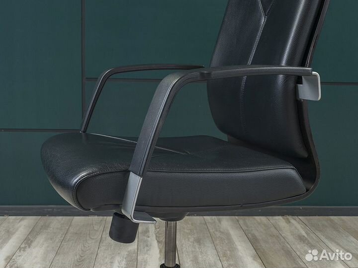 Офисное кресло для руководителя Sitland madera Ита