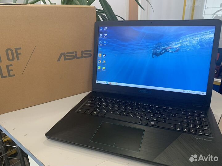 Ноутбук asus M570D