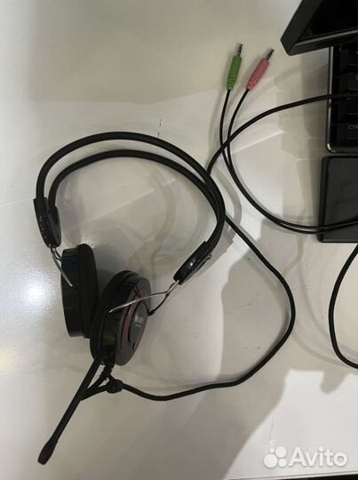 Наушники с микрофоном