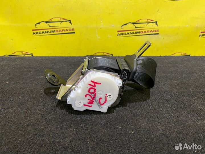 Ремень безопасности задний Mercedes 204 W204