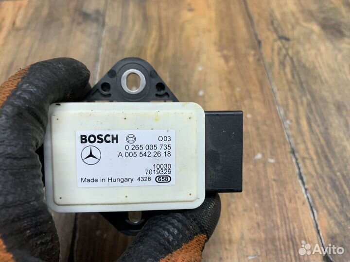 Mercedes Benz E W212 Датчик ускорения