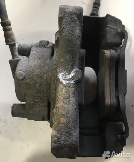 Суппорт передний VW Транспортер Т5 2003-2015