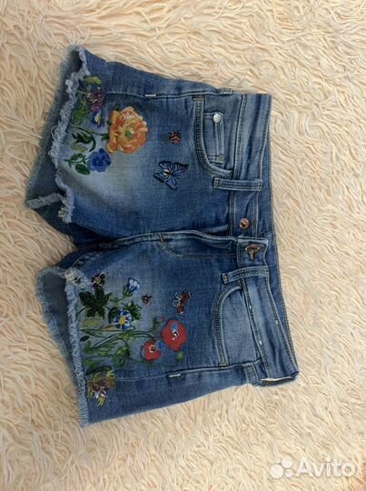 Шорты джинсовые HM для девочки р. 110
