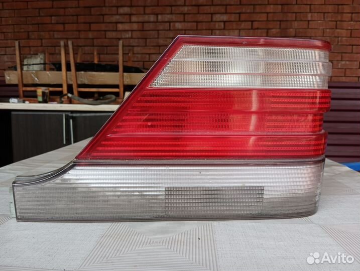 Фонарь задний Mercedes w140