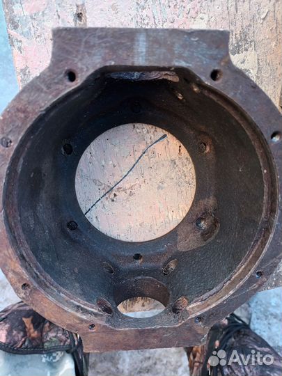 Корпус поворотного кулака УАЗ и шарнир