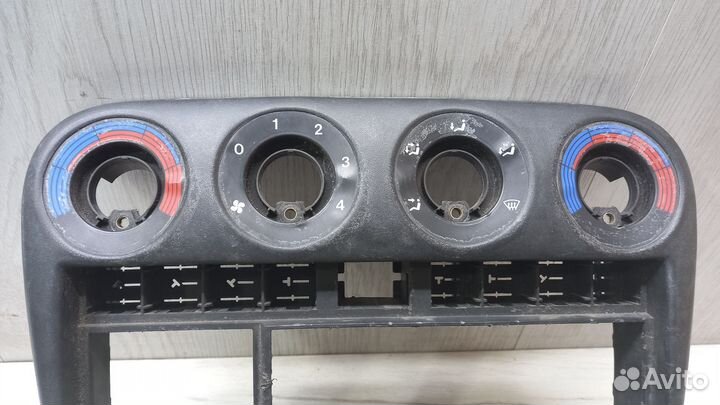 Накладка центральной консоли Opel Omega B