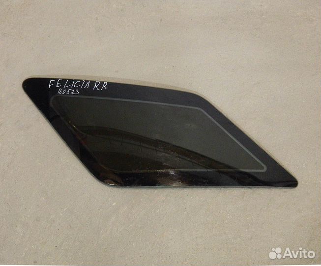 Стекло кузова правое Skoda Felicia