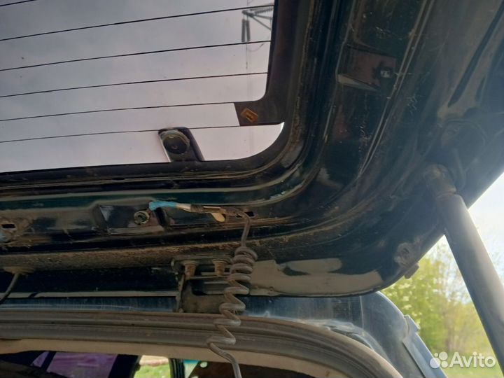 Задняя дверь Ford explorer 2