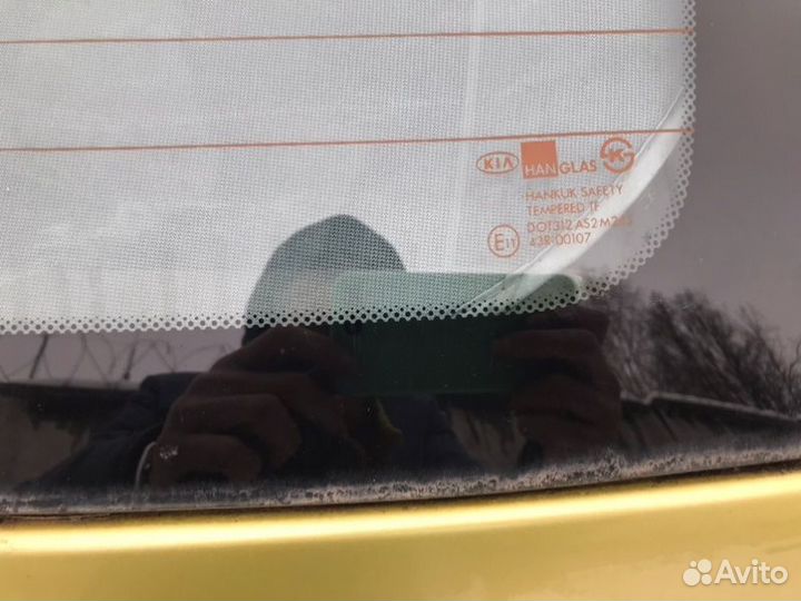 Стекло крышки багажника Kia Rio универсал 1.3 2001