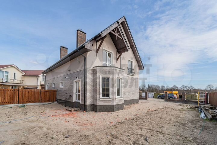 Таунхаус 165 м² на участке 3,7 сот.