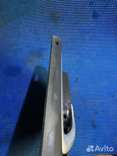 Обшивка карта двери передняя правая LADA Largus