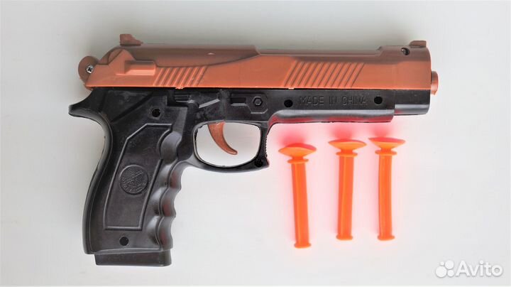 Игрушечный пистолет + 3пульки