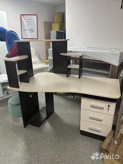 Компьютерный стол