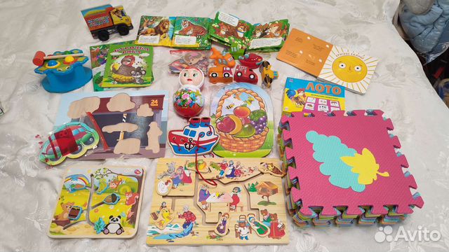 Развивающие игрушки для малышей пакетом