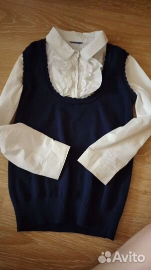Белая блузка с жилеткой. Размер 128