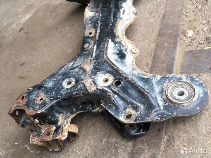 Подрамник Гольф 4