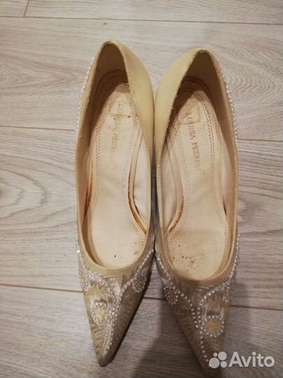 Продаю женские туфли