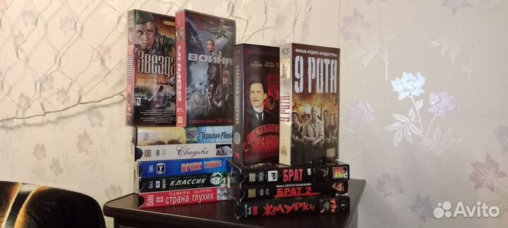 Видеокассеты разные