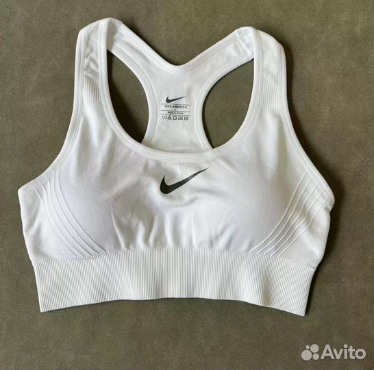 Спортивный топ женский nike