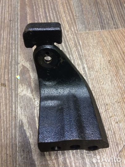 Кронштейн правой опоры двигателя Santa Fe 2 CM