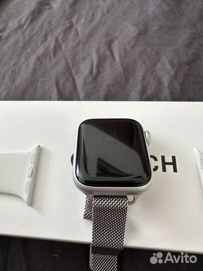 Часы apple watch se 40 mm nike