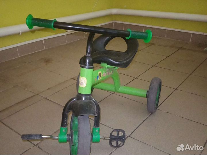 Детский трехколесный велосипед бу
