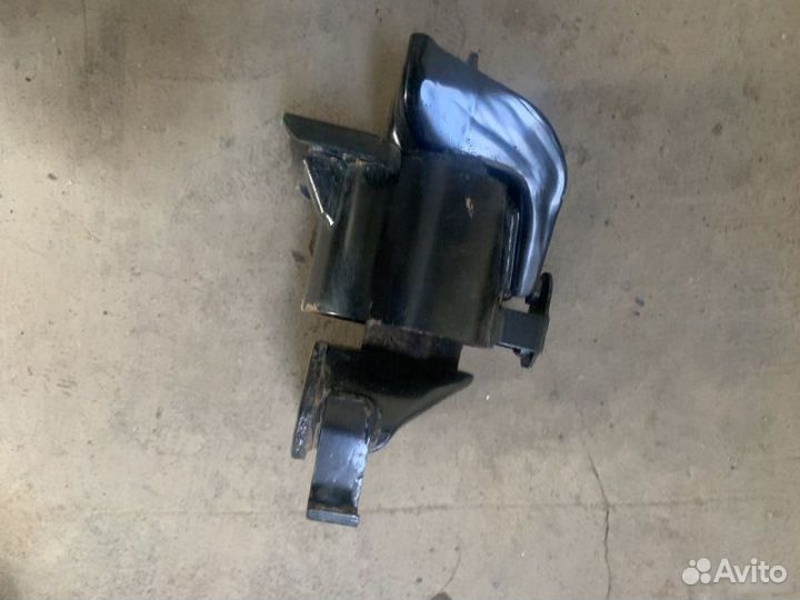 Опора двигателя задняя Hyundai Getz
