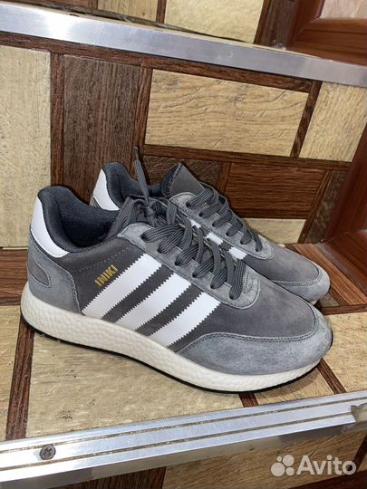 Кроссовки adidas