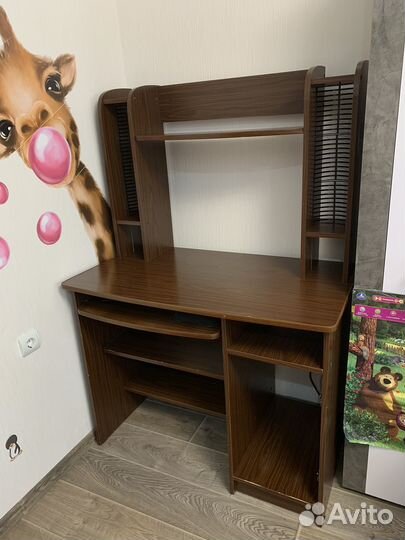 Компьютерный стол